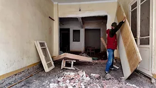 إحباط تحويل "شقة سكنية" لمحال تجارية في كفر الشيخ (صور)