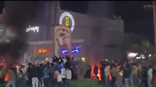 زغاريد وألعاب النارية في إيران.. فيديوهات متداولة لاحتفالات بعد إعلان ترامب مقتل خامنئي