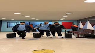 10 صور من وصول لاعبي بيراميدز إلى ستاد الدفاع الجوي لمواجهة الزمالك