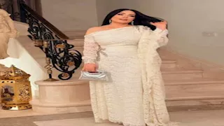 بالصور | عبير صبري تتألق بفستان أبيض والجمهور يغازلها