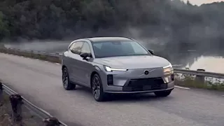 فولفو تطلق سيارتها XC70 الهجينة الجديدة في الأسواق.. صور وتفاصيل