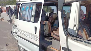 إصابة 9 أشخاص إثر تصادم ميكروباص ونصف نقل بالصف