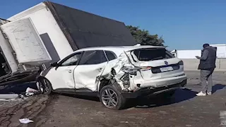 تصادم 13 سيارة.. حادث مروع بطريق الإسكندرية الصحراوي- صور