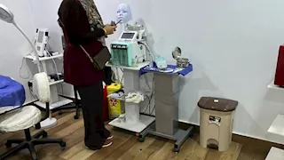 ضبط مركزين للجلدية والليزر يديرهما طلبة طب في الدقهلية