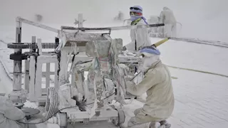 "بين فكي المنشار وغبار الموت".. يوميات صمود عمال محاجر المنيا (صور)