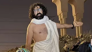 "كل التعب اختفى لما شفت الكعبة".. قصة محمد المصري الذي سافر من طنطا إلى مكة بدراجة