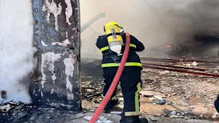 سلطنة عمان: نشوب حريق في خزانات الوقود بميناء صلالة