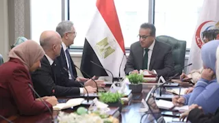 وزير الصحة يبحث تعزيز التعاون مع شركة عبدي إبراهيم التركية في صناعة الدواء