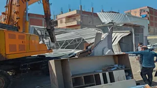 بينها عقار من 7 طوابق.. تنفيذ 11 قرار إزالة لبناء مخالف في الإسكندرية- صور