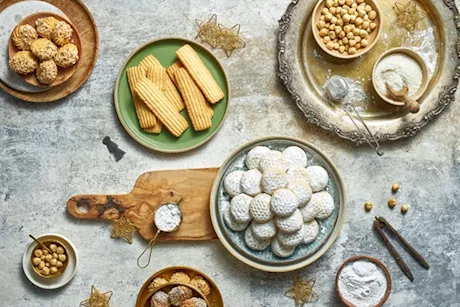 بسكويت العيد- ماذا يحدث لجسمك عند تناوله مع الشاي بلبن؟