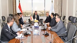 وزير التموين يجتمع مع "فييرم مصر" لمتابعة توطين صناعة صوامع الحبوب