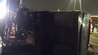 انقلاب أتوبيس بعد اصطدامه بملاكي بالقاهرة الجديدة