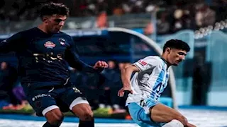 ارتدوا قميص الفريقين.. 13 لاعبًا يشعلون قمة الزمالك وبيراميدز 