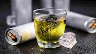 احذر.. مشروبات الطاقة تهدد قلبك ودماغك بـ7 مخاطر صحية خطيرة