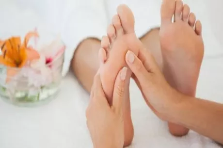 5 أسباب تجعل باطن قدميك يبدو أصفر اللون