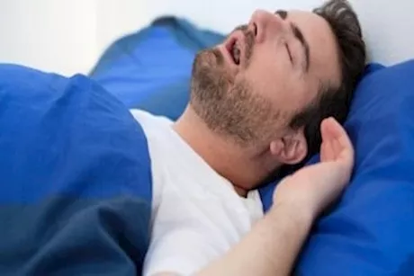 لهذه الأسباب- طبيب يحذر من أعراض انقطاع النفس أثناء النوم في رمضان