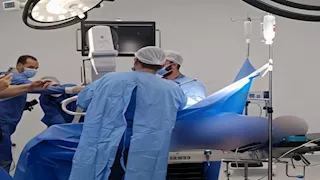 لأول مرة بمستشفى السباعية المركزي بأسوان.. إجراء جراحة تثبيت كسر بالساق بتقنية المسمار النخاعي 