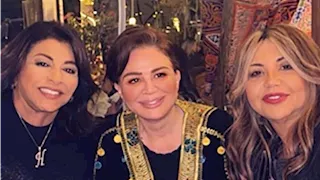 إلهام شاهين تحتفل بعيد ميلاد بوسي شلبي ونجل هالة صدقي