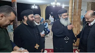 بحضور رجال الدين المسيحي.. رئيس مدينة نويبع ينظم إفطارًا جماعيًا (صور)