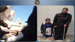 فيديو صادم| سيدة تضرب طفلتها لاستغلالها في الاستجداء.. والداخلية تتدخل 