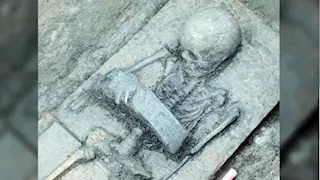 اكتشاف أطفال يرتدون أحزمة "محاربين" في مقبرة عمرها 2500 عام في إيطاليا