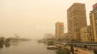 الجبهة الباردة تضرب الطقس.. تدهور في الرؤية الأفقية بعدة مناطق