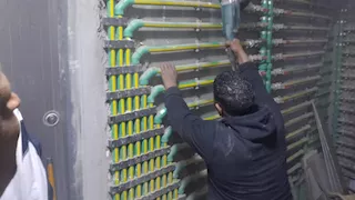 تحدى القانون بـ11 دوراً.. محافظ المنيا يأمر بإزالة عقار بني مزار المخالف