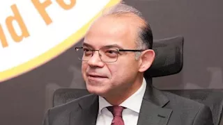 وزير الاستثمار يُسلم رخص ذهبية لـ 8 مشروعات مصرية وأجنبية وعربية