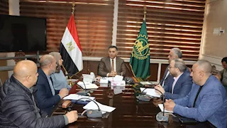 محافظ القليوبية يبحث إنهاء عشوائية السوزوكي والتوكتوك بخطة تقنين جديدة   