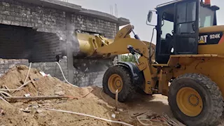 إزالة 9 حالات تعدٍ على أراضٍ زراعية وأملاك دولة بالإسماعيلية (صور)