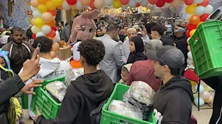 امتدت لـ10 شوارع.. مائدة إفطار جماعية بـ"حجر النواتية" بالإسكندرية (فيديو وصور)