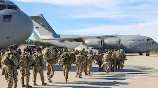 تأهبا لعملية برية في إيران.. إسرائيل توطّن جنودا أمريكيين بمنشآتها العسكرية