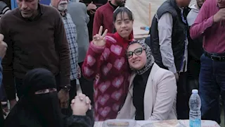 محافظ الوادي الجديد تشارك ذوي الهمم والأيتام الإفطار الرمضاني (صور)