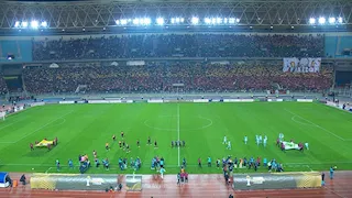 "إلقاء زجاجات".. جماهير الترجي تهاجم لاعبي الأهلي قبل مباراة ربع نهائي الأبطال