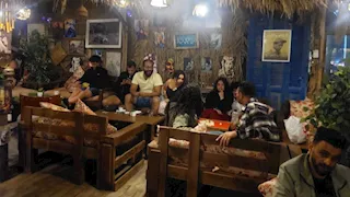 موسيقى هادئة على البحر.. ليالي رمضانية مميزة للسائحين في دهب