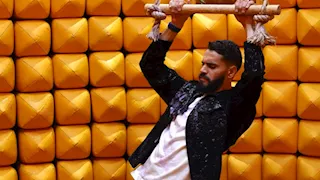 انهيار لاعب الزمالك محمود بنتايج بسبب مقلب رامز جلال في رامز ليفل الوحش