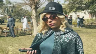 "مارلين مارلبور".. دنيا سامي تمازح متابعيها بصورًا من كواليس "النص التاني"