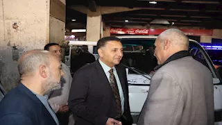 محافظ القليوبية يتفقد موقف بنها لمتابعة الالتزام بالتعريفة بعد زيادة الوقود - صور
