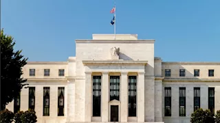 الأسواق تترقب أول قرار للمركزي الأمريكي لسعر الفائدة غدا بعد الحرب