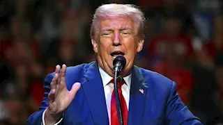 الولايات المتحدة ترفع بعض العقوبات عن النفط الإيراني.. ما القصة؟