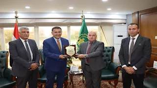 محافظ القليوبية يستقبل رئيس شركة بنها للصناعات الإلكترونية