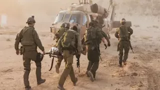 فيديو.. مقتل إسرائيلي وإصابة 3 آخرين إثر سقوط رأس متفجر في وسط إسرائيل