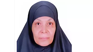 قهرت الفقر والمرض بـ"الإبرة والفتلة".. حكاية جملات حلمي أم سوهاج المثالية
