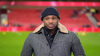 سمعت القنابل.. لاعب وست هام يكشف تفاصيل الظهور الأول مع السيلية القطري