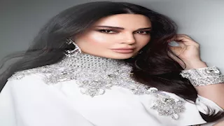 بصيحة الظهر المكشوف.. سيرين عبد النور بإطلالة جريئة 