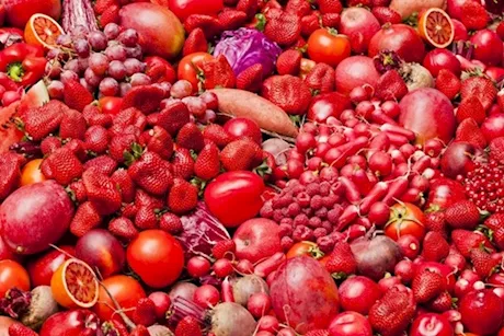 الخضراوات الورقية الحمراء.. 5 فوائد لدعم مستويات الحديد لدى النساء