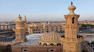 صور| مئذنة السلطان قايتباي بالجامع الأزهر.. شموخ الحجر يعانق سماء القاهرة 