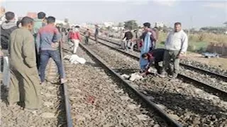 "كانت بتعدي المزلقان".. مصرع فتاة أسفل عجلات القطار بسوهاج