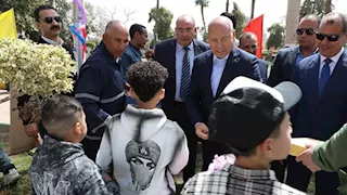 محافظ القاهرة يشارك المواطنين احتفالات العيد بحديقة الحرية