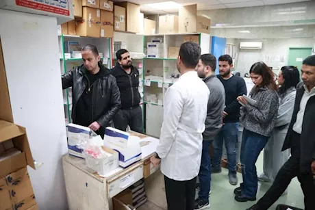 نائب وزير الصحة يقود فريق الحوكمة في جولة مفاجئة أول أيام العيد